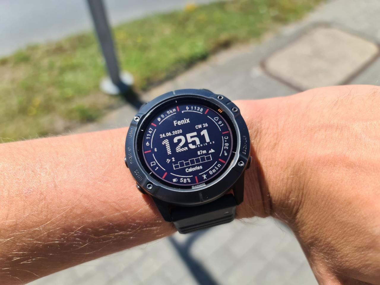 Garmin fenix 7 vs 7 pro