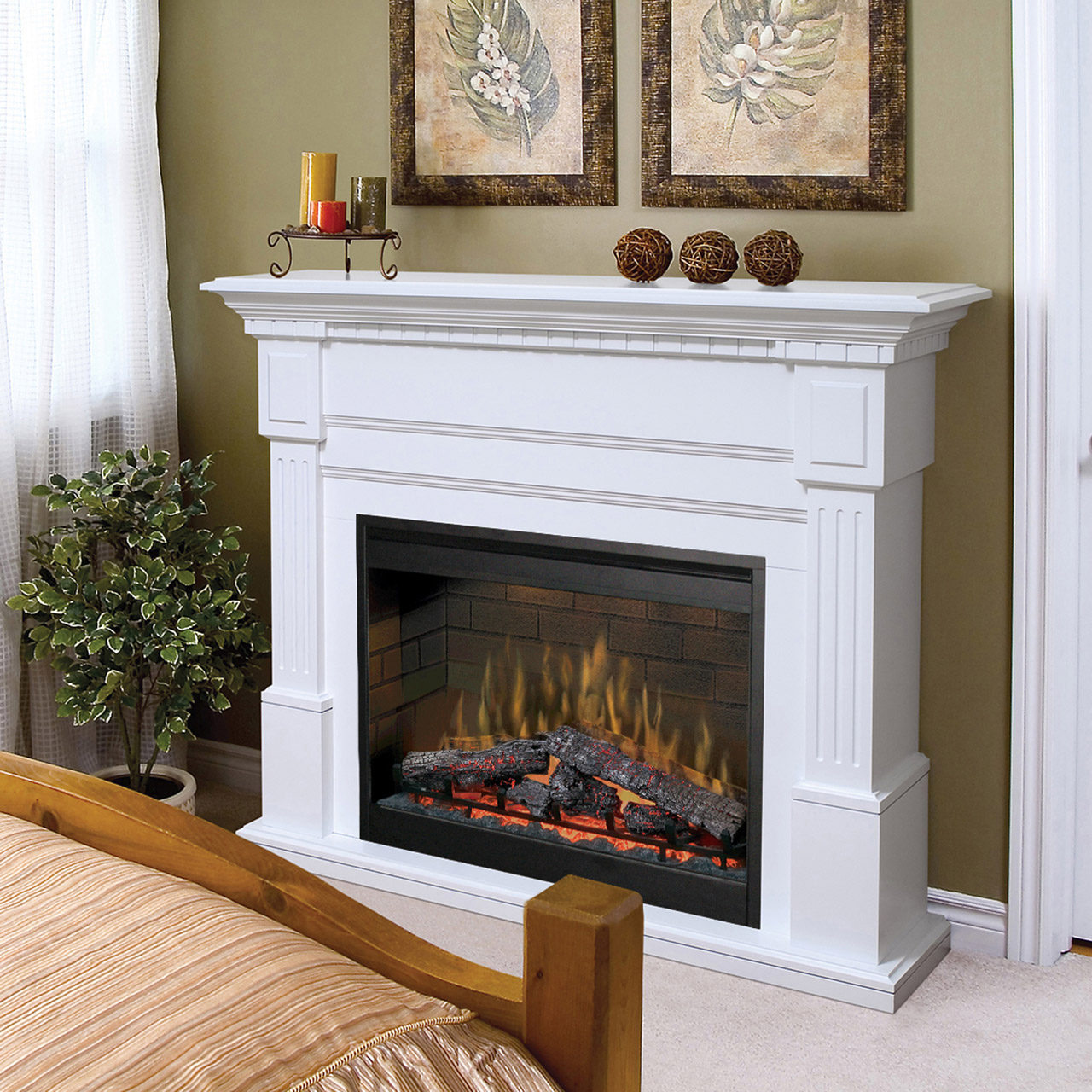 Electric fireplace with mantel