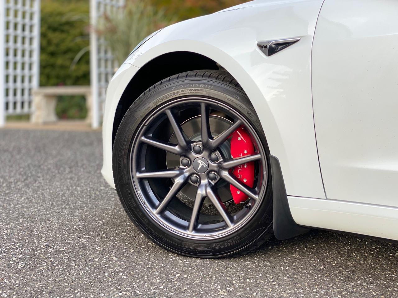 Tesla model 3 brake caliper covers