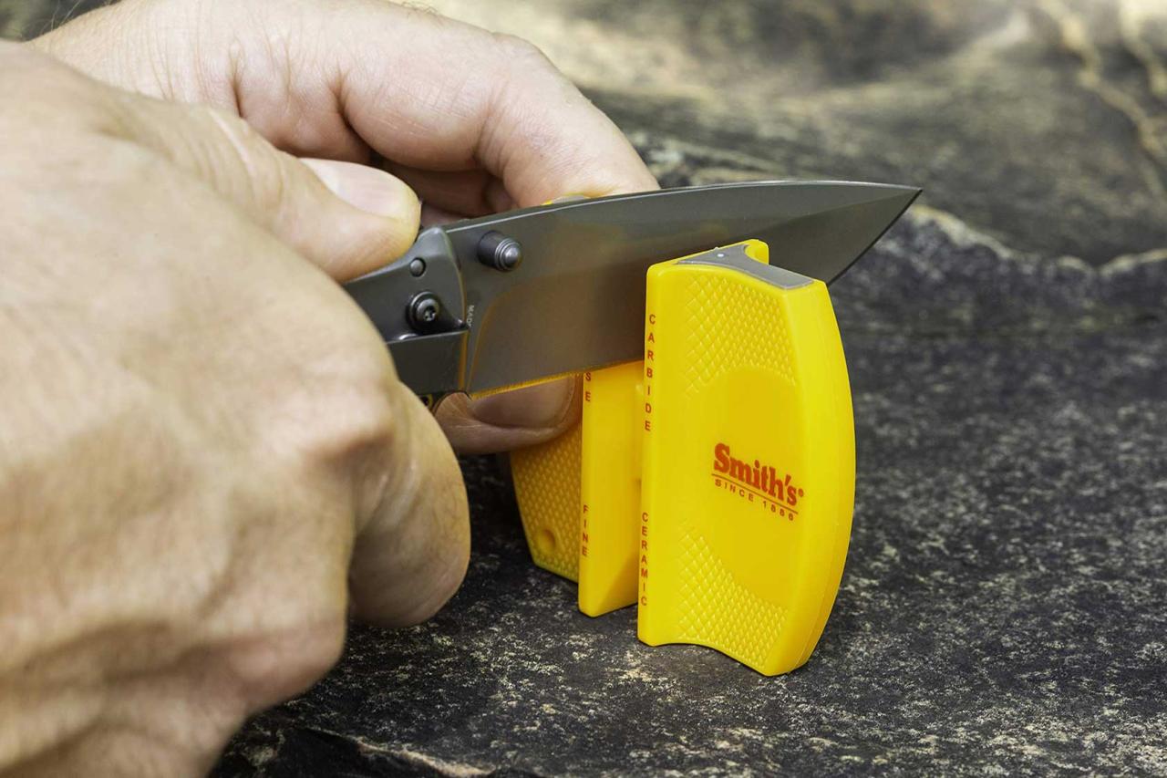 Pocket knife sharpener